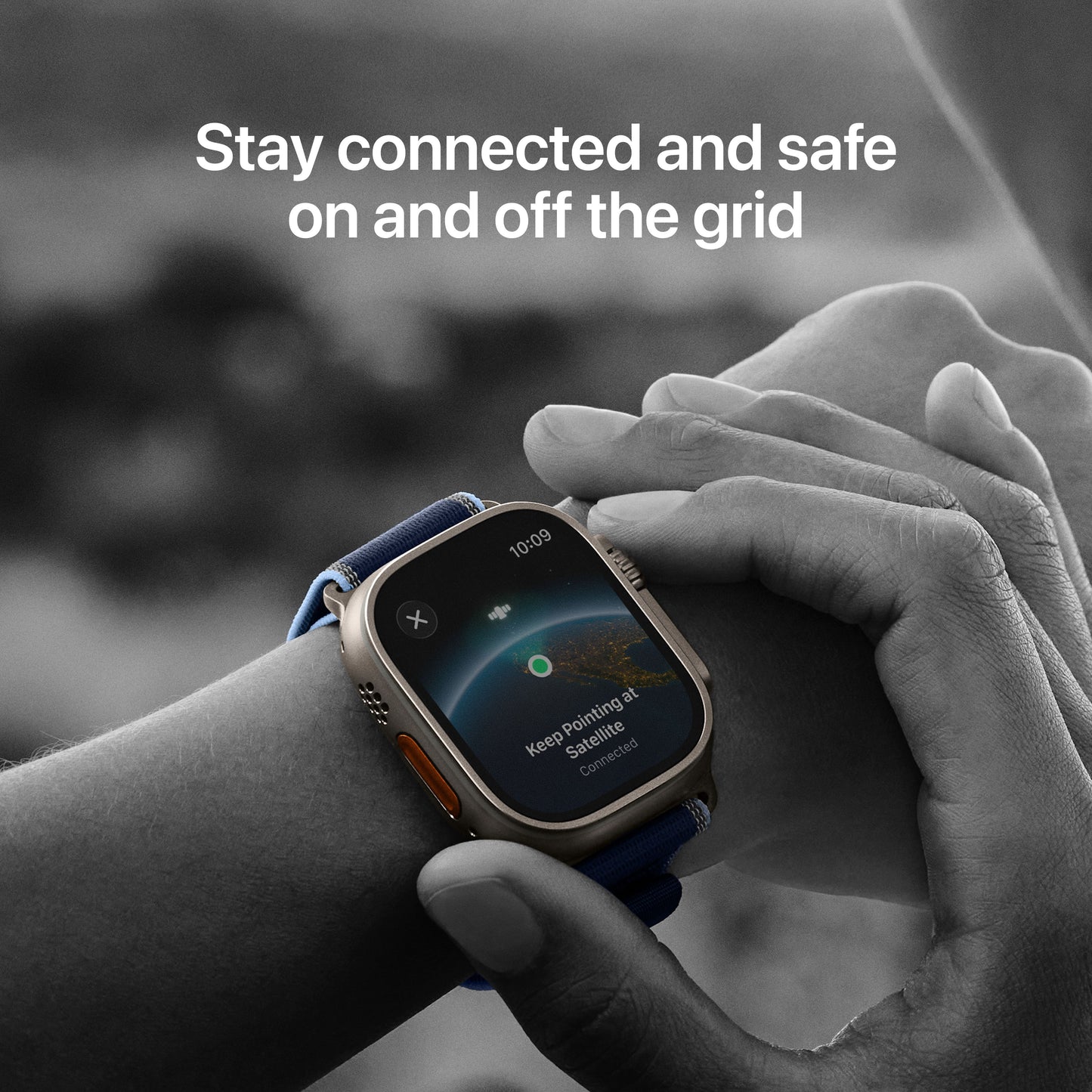 Apple_Watch_Ultra_3_49mm_LTE_Black_Titanium_Ocean_Band_Black_PDP_Image_Position_4__GBEN
