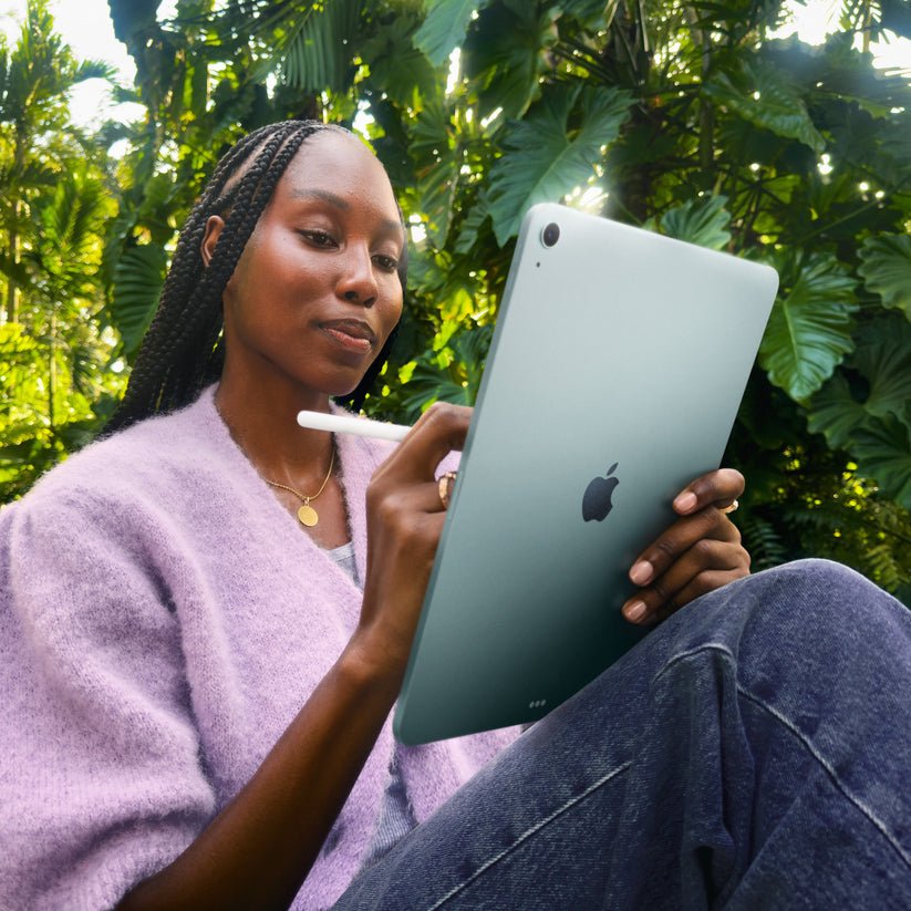 iPad_Air_11-inch_M3_WiFi_Space_Gray_PDP_Image_Position_8__GBEN