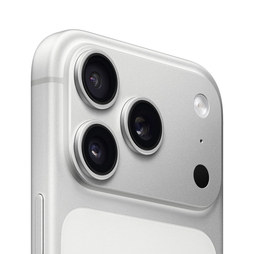 iPhone_17_Pro_Silver_PDP_Image_Position_3__GBEN